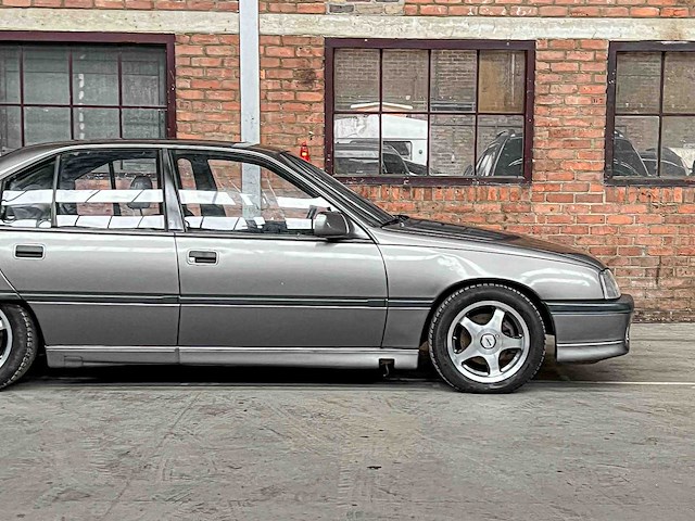 Opel omega 3000 24v 204pk 1989 - afbeelding 2 van  39