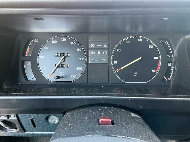 Opel rekord 2.0 s berlina oldtimer personenauto - afbeelding 17 van  29