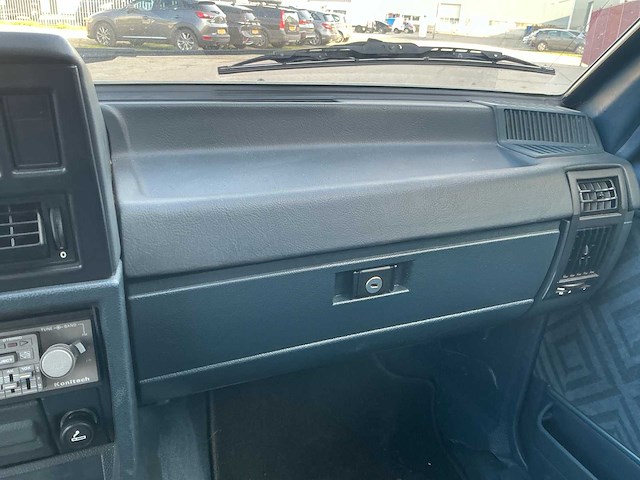 Opel rekord 2.0 s berlina oldtimer personenauto - afbeelding 21 van  29