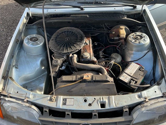 Opel rekord 2.0 s berlina oldtimer personenauto - afbeelding 29 van  29