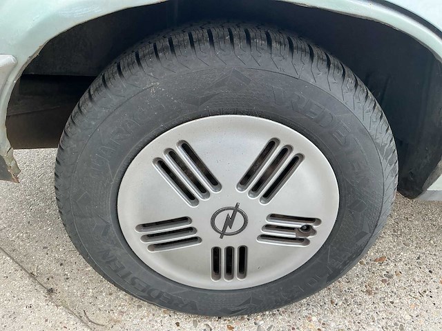 Opel rekord 2.0 s berlina oldtimer personenauto - afbeelding 9 van  29