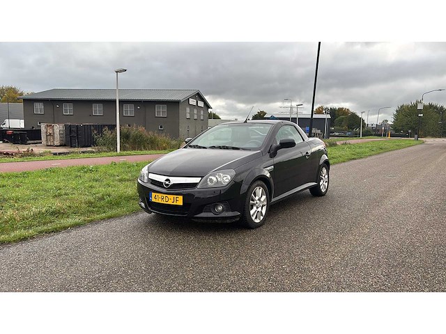 Opel tigra twintop 1.4-16v cosmo 2005 | 41-rd-jf i - afbeelding 1 van  13