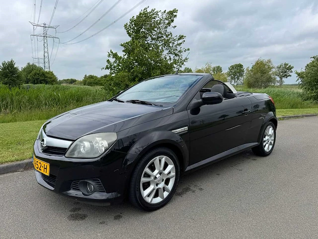 Opel tigra twintop 1.8-16v airco enjoy hx-952-h - afbeelding 1 van  29