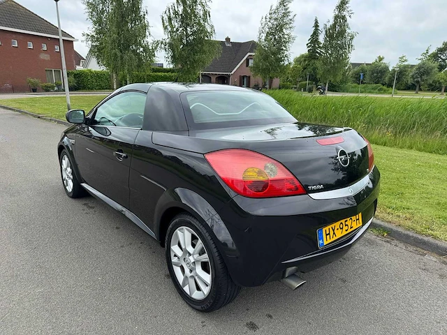 Opel tigra twintop 1.8-16v airco enjoy hx-952-h - afbeelding 26 van  29