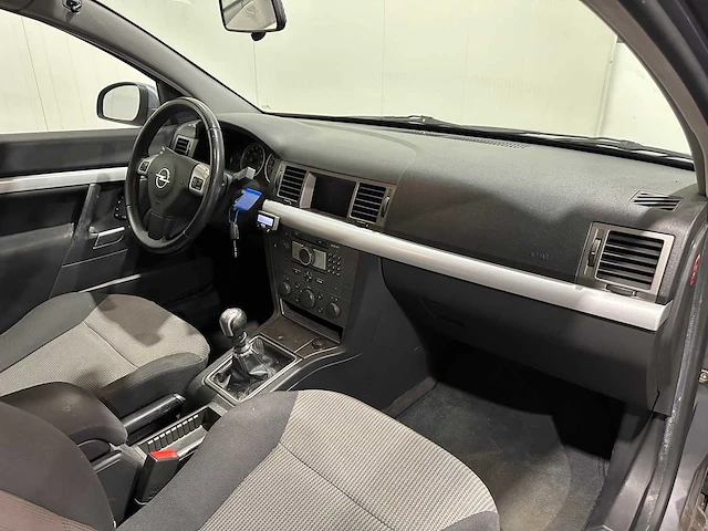 Opel vectra 1.8-16v v-line 21-rp-gk - afbeelding 3 van  17