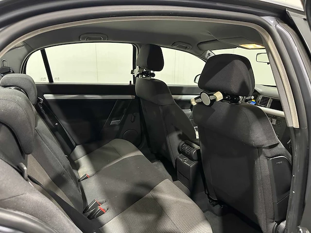 Opel vectra 1.8-16v v-line 21-rp-gk - afbeelding 4 van  17