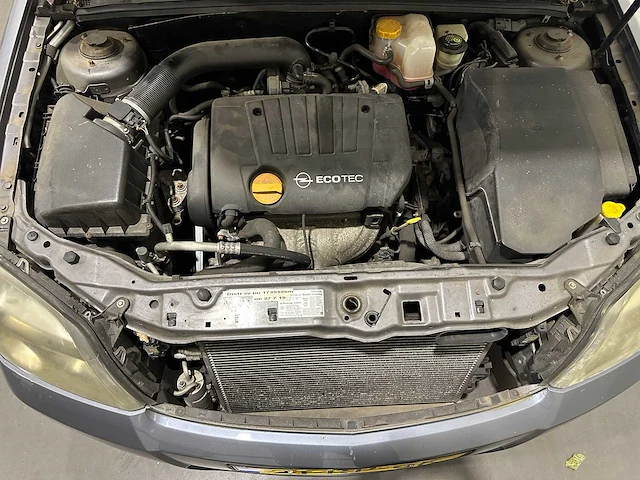 Opel vectra 1.8-16v v-line 21-rp-gk - afbeelding 9 van  17