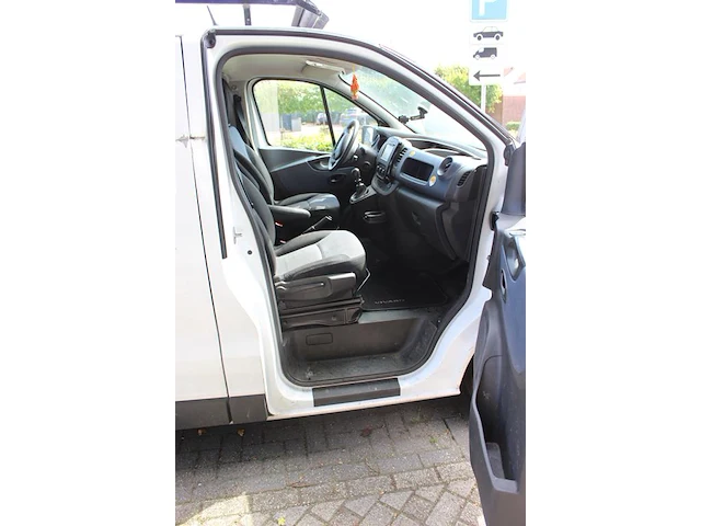 Opel vivaro 1.6 cdti l2h1 dc edition eco flex met kenteken v-499-dt. datum eerste toelating 8 februari 2017. - afbeelding 21 van  24