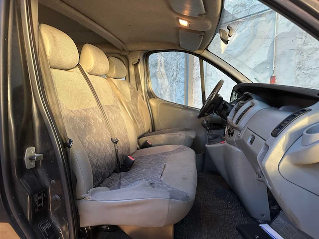 Opel vivaro 1.9 cdti l2h1 6-persoons 82pk 2004, 42-bp-tk - afbeelding 30 van  39