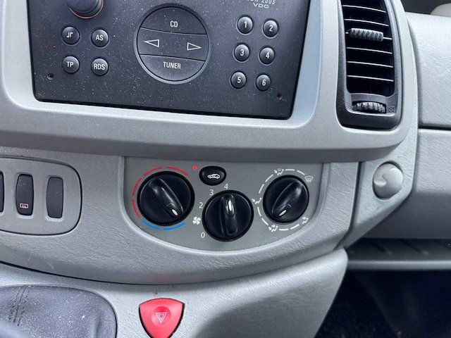 Opel vivaro 1.9 dti l1h1 airco lage km stand 37-bl-zn - afbeelding 11 van  19