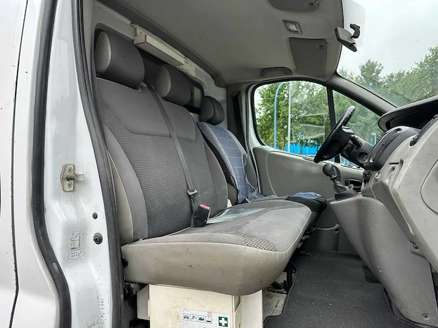 Opel vivaro 2.5 cdti 114pk 2008 bedrijfswagen, 90-vtr-9 youngtimer - afbeelding 24 van  32