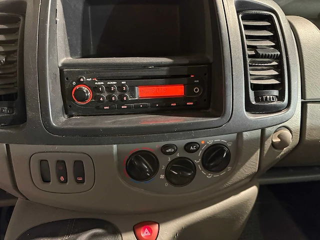 Opel vivaro 2.5 cdti l2h1, 3-vjd-04 - afbeelding 14 van  14