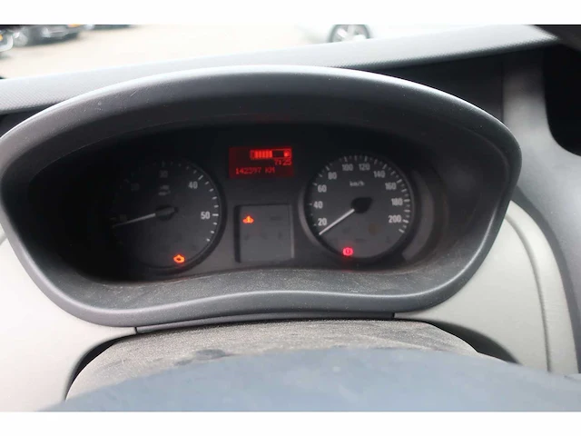 Opel vivaro 2.5 cdti l2h1, 8-vjg-10 - afbeelding 15 van  19