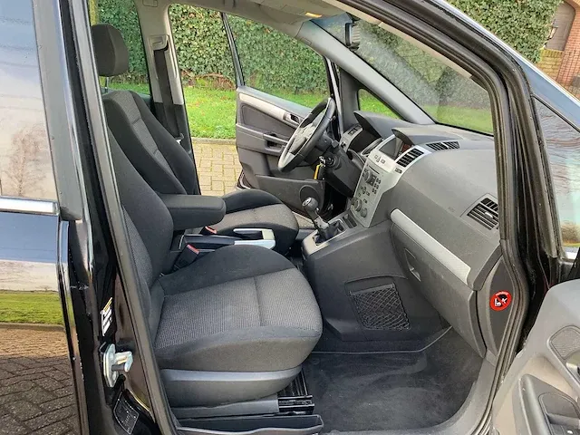 Opel zafira 1.8 enjoy sport 7 persoons automaat, rg-225-f - afbeelding 2 van  25