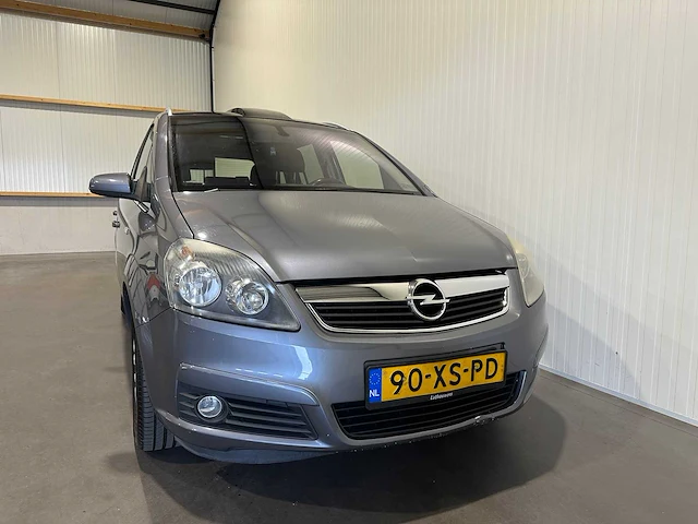 Opel zafira 1.8 executive - afbeelding 22 van  23