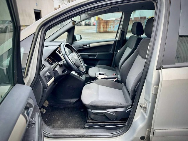 Opel zafira 1.8 temptation, 52-gkb-2 - afbeelding 9 van  13