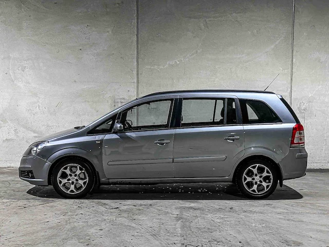 Opel zafira 1.9 cdti enjoy 7-persoons 120pk 2005, p-660-px - afbeelding 4 van  39
