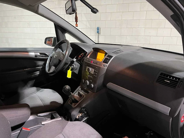 Opel zafira 1.9 cdti enjoy 7-persoons 120pk 2005, p-660-px - afbeelding 28 van  39