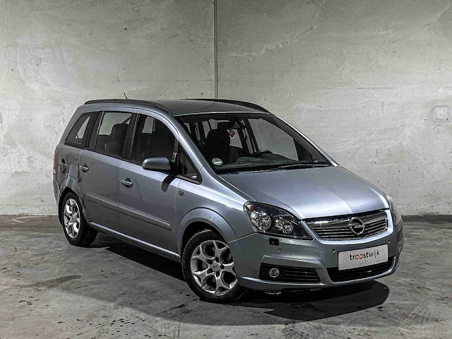 Opel zafira 1.9 cdti enjoy 7-persoons 120pk 2005, p-660-px - afbeelding 35 van  39