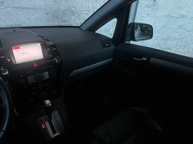 Opel zafira 2.2 cosmo 150pk 2009 (origineel-nl), 71-kbl-3 - afbeelding 18 van  37
