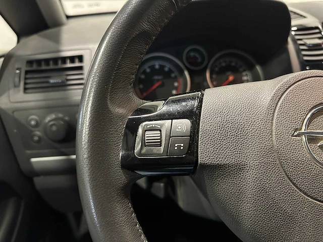 Opel zafira 2.2 cosmo automaat 06-gdd-9 - afbeelding 13 van  24