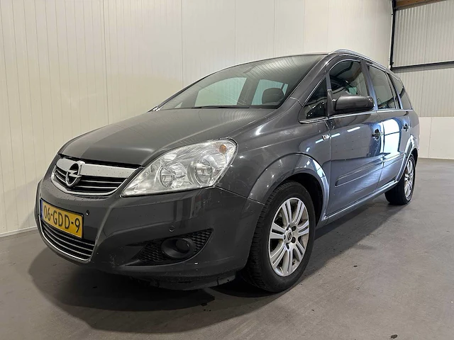 Opel zafira 2.2 cosmo automaat 06-gdd-9 - afbeelding 1 van  24
