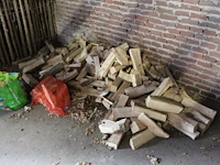Openhaardhout. gedroogd. inclusief aanmaakblokjes - afbeelding 1 van  2