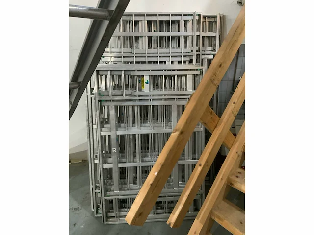Opklapbare aluminium markttafels (30x) - afbeelding 3 van  8
