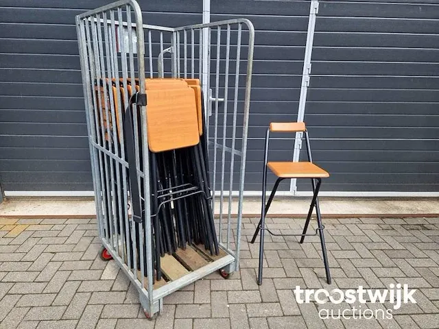 Opklapbare kruk - afbeelding 1 van  8