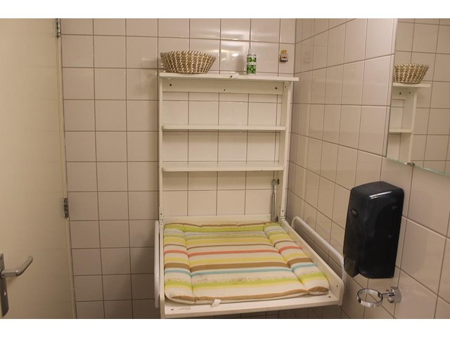 Opklapbare luiertafel roba. - afbeelding 2 van  2