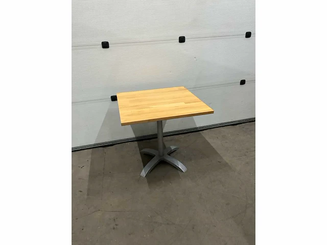 Opklapbare restauranttafel (11x) - afbeelding 2 van  8