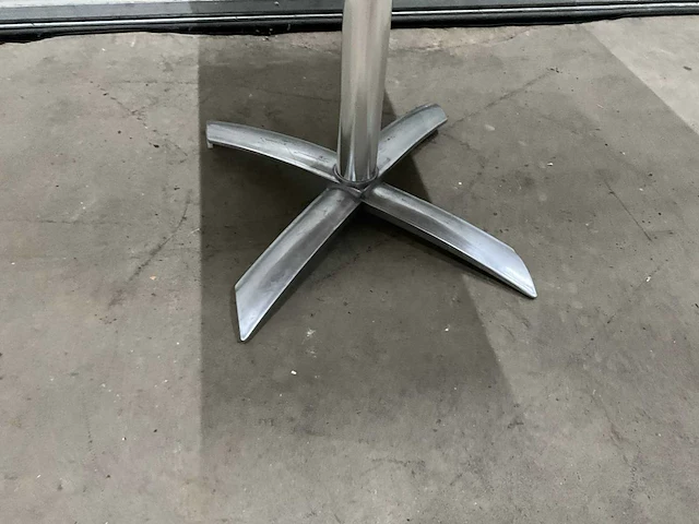 Opklapbare restauranttafel (16x) - afbeelding 4 van  8