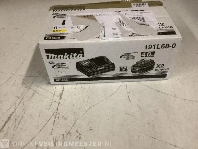 Oplader en 2x accu makita, 191l68-0 - afbeelding 2 van  3