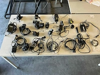 Oplader & kabel - afbeelding 1 van  16