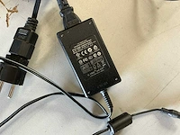 Oplader & kabel - afbeelding 13 van  16