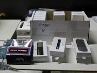 Opladers voor vaporizers in diverse maten en kleuren. totaal ca. 12 stuks - afbeelding 1 van  4