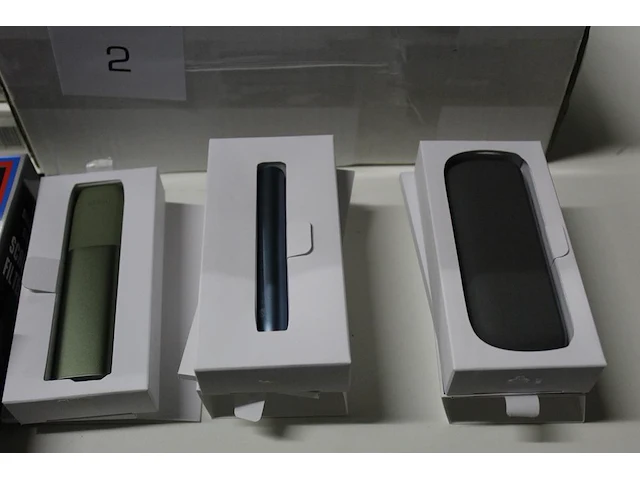 Opladers voor vaporizers in diverse maten en kleuren. totaal ca. 12 stuks - afbeelding 2 van  4