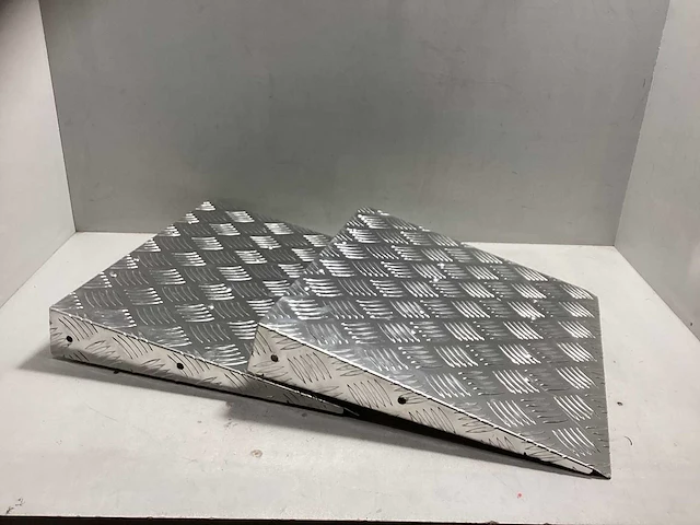 Oprijplaat - drempelhulp 49x48x10cm (2x) - afbeelding 1 van  3