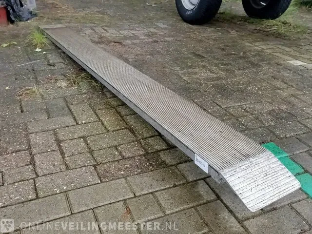 Oprijplaat - oprijramp , ca. 260x23 cm - afbeelding 1 van  3