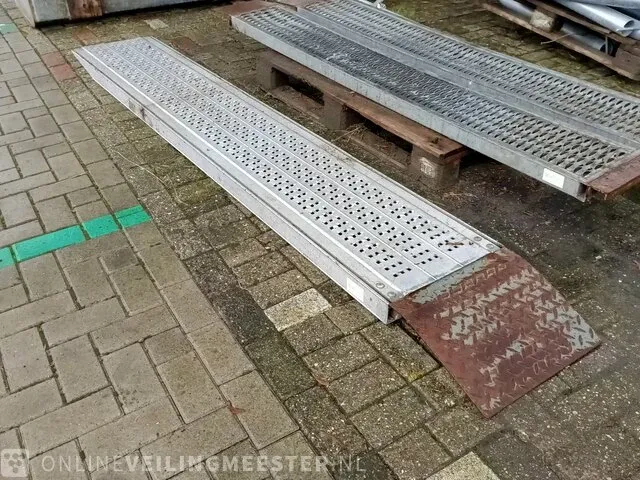 Oprijplaat - oprijramp, ca. 280x43 cm - afbeelding 1 van  4