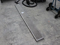 Oprijplaat met afmeting 200 x 20 cm. - afbeelding 1 van  2
