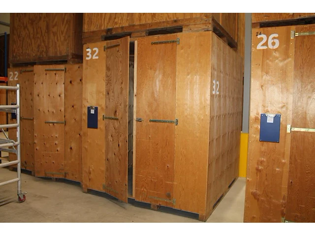 Opslagbox met afmeting ca 220 x 240 x 255 cm. - afbeelding 1 van  2