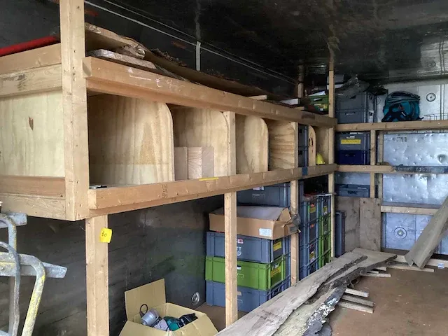 Opslagcontainer geisoleerd rvs binnenzijde en haakarm onderstel - afbeelding 4 van  5