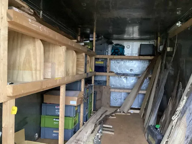 Opslagcontainer geisoleerd rvs binnenzijde en haakarm onderstel - afbeelding 5 van  5