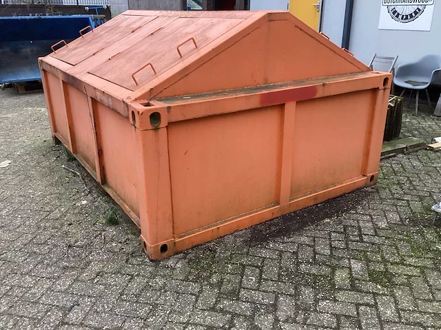 Opslagcontainer gesloten met bovenkleppen en twistlock - afbeelding 3 van  5