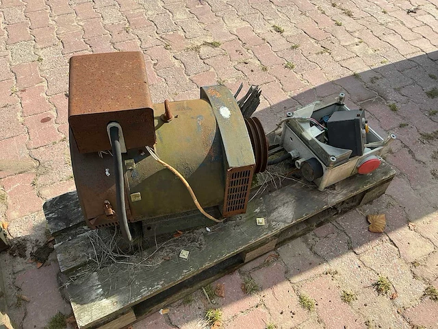 Opslagtank 3000l met diverse delen - afbeelding 2 van  13