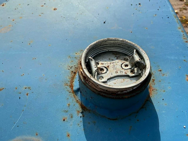 Opslagtank 3000l met diverse delen - afbeelding 5 van  13