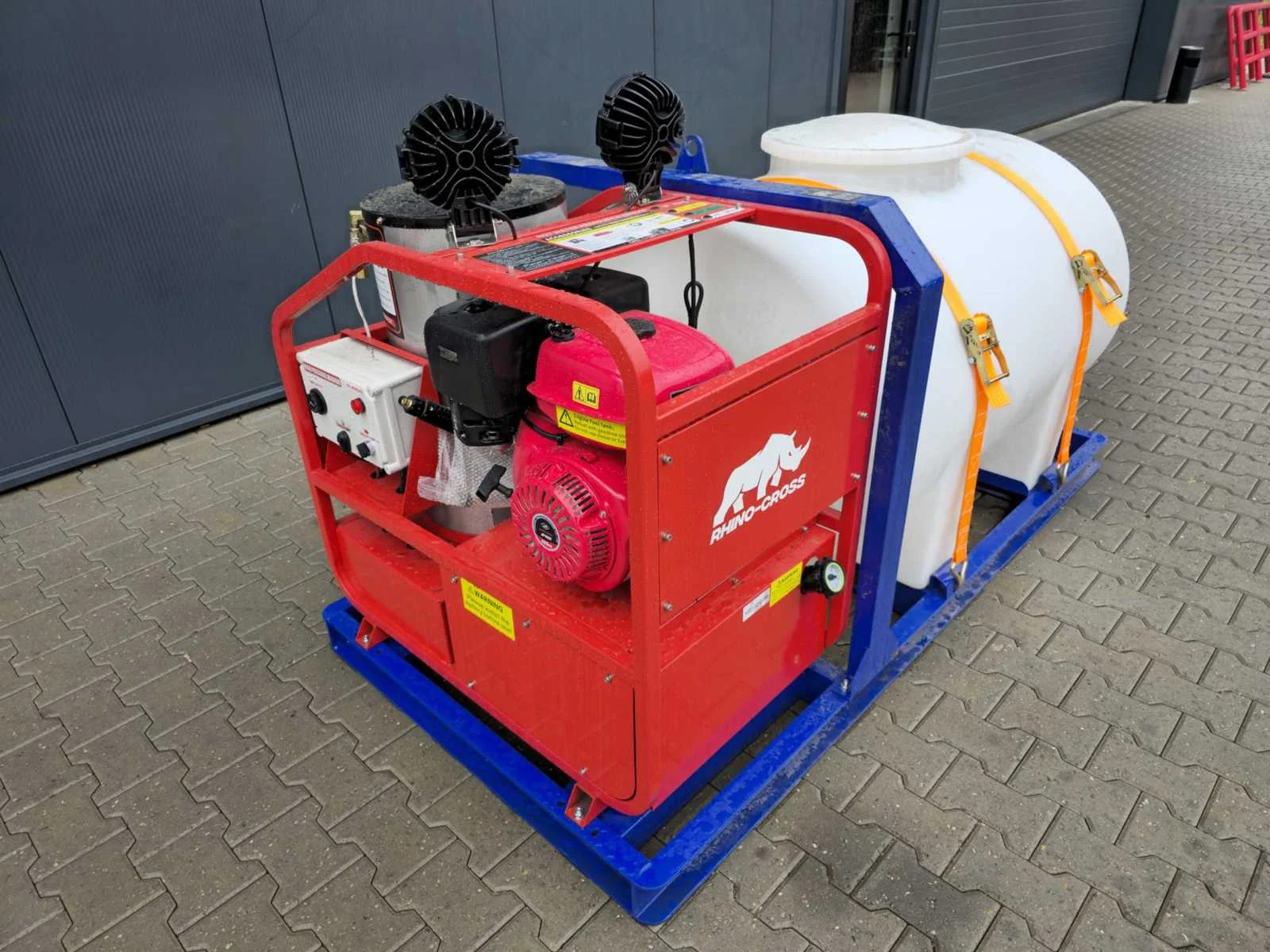 Opslagtenten, tiny houses, zwembaden, generatoren, gereedschappen en voertuigen