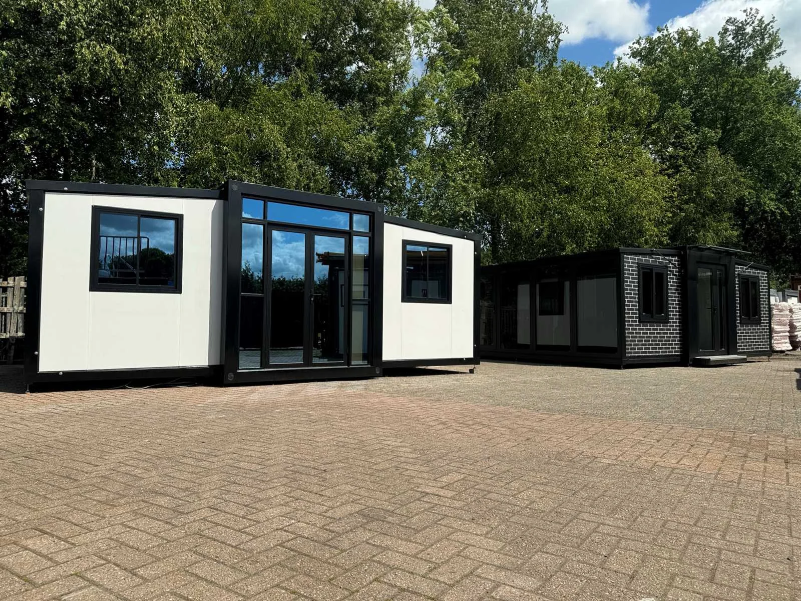 Opslagtenten, tiny houses, zwembaden, generatoren, gereedschappen en voertuigen
