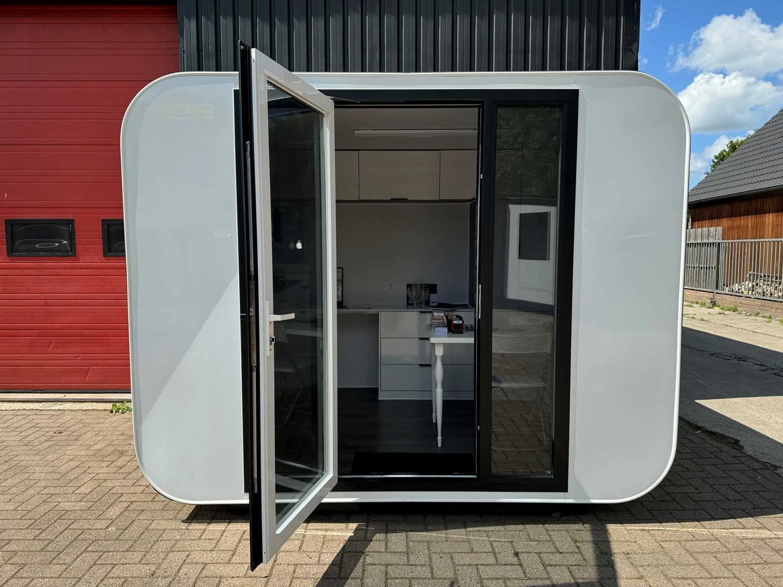Opslagtenten, tinyhouses, zwembaden, generatoren, gereedschappen en voertuigen